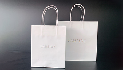 搞黄软件包裝（zhuāng）淺析化妝品手提袋結實耐用（yòng）的原因